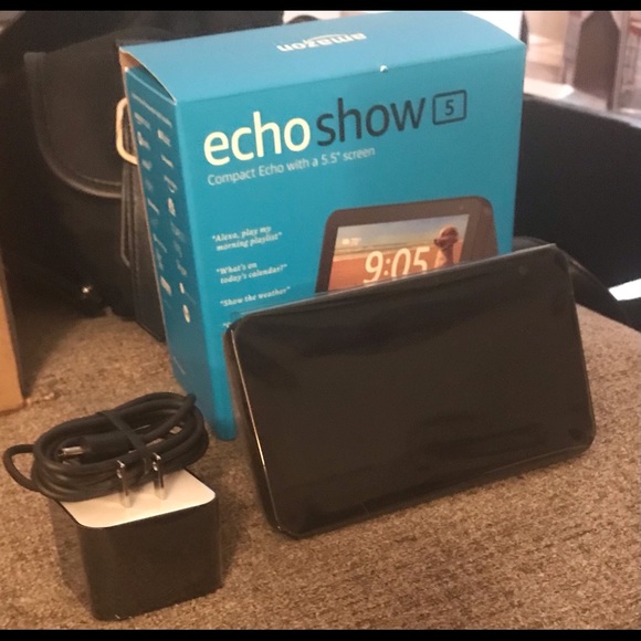 Echo Show 5 - NWT - Picture 2 of 7